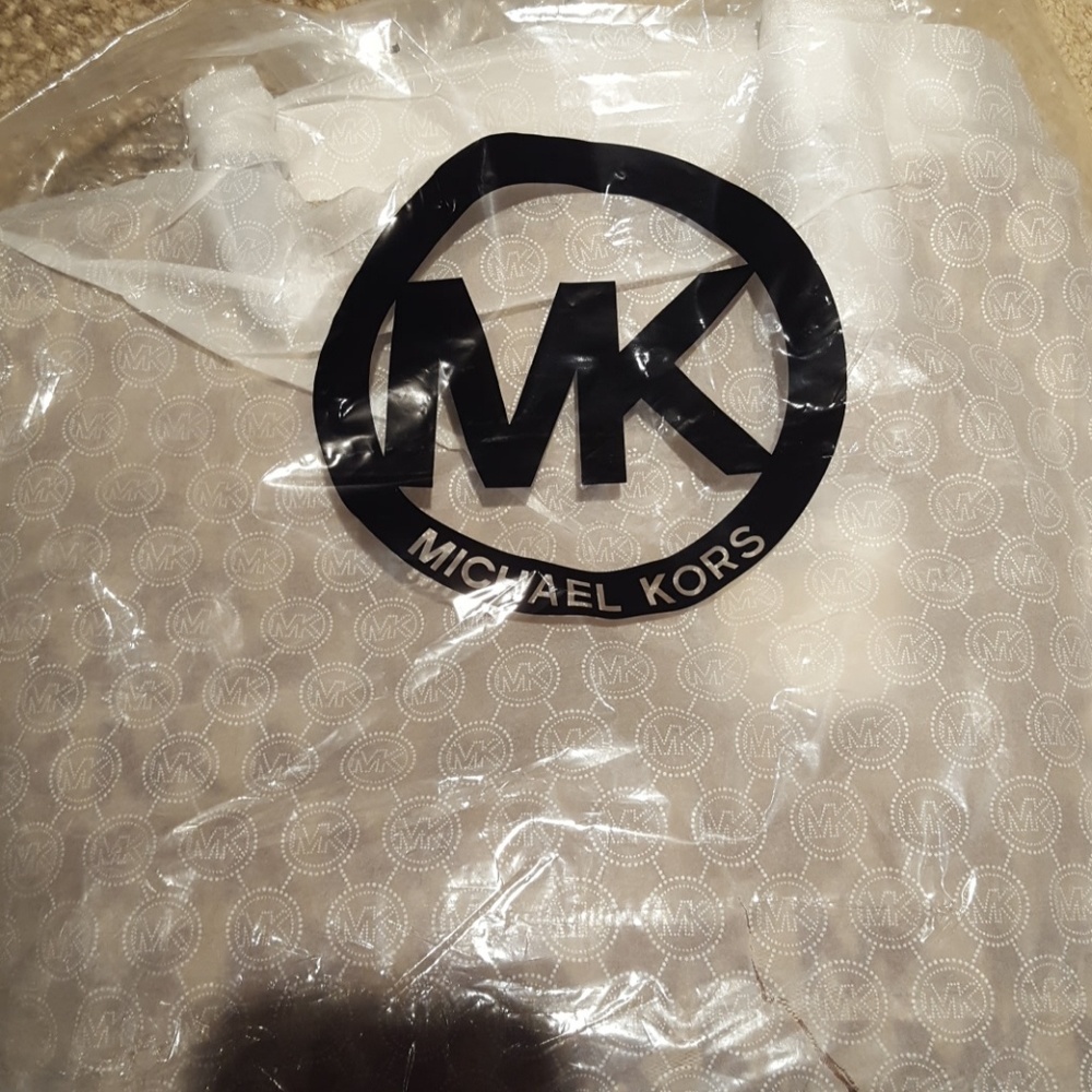 Handbag brand new brand signature tote